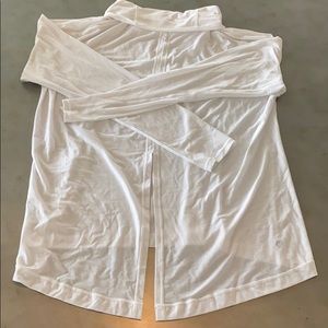 WHITE LULULEMON TURTLE NECK